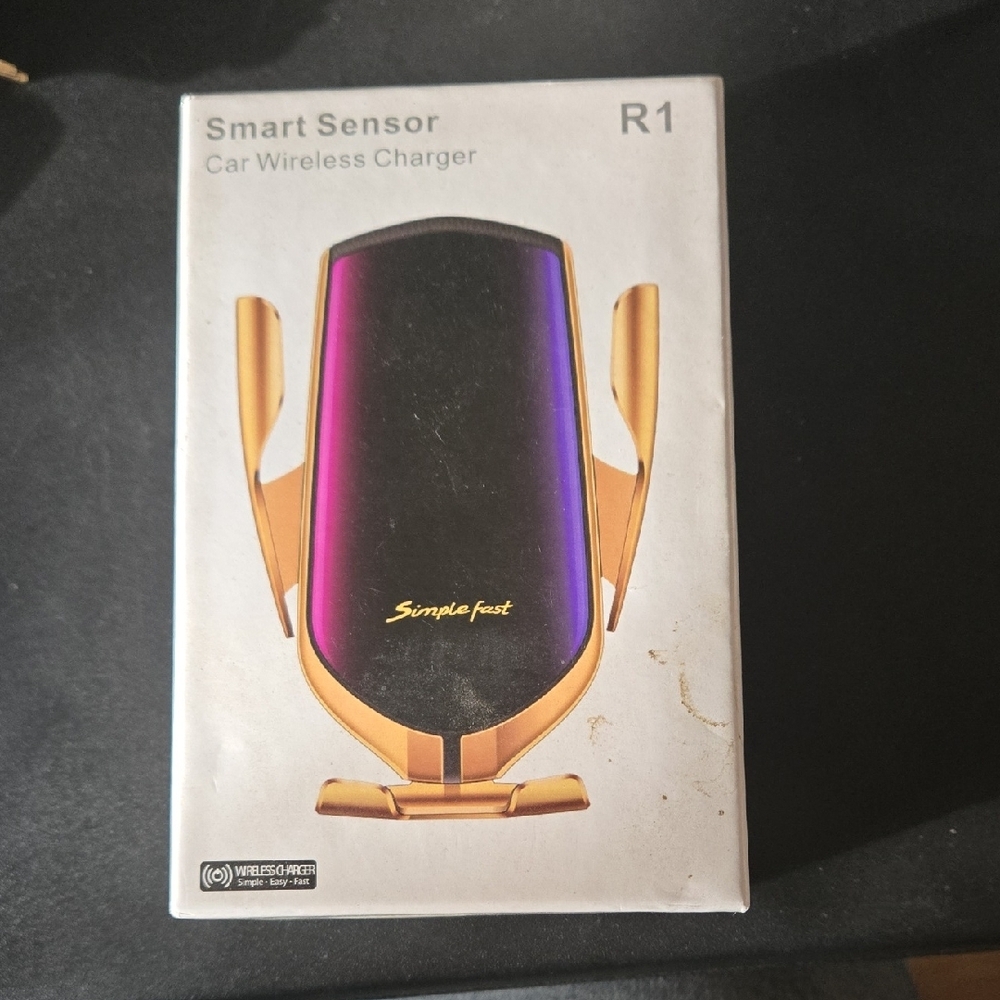 Simple Gold and Black Car Wireless Charger
